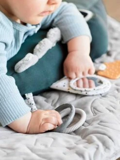 Peluche D'Activités Croco - DONE BY DEER Vert - Done By Deer 7 Peluche D'Activités Croco - DONE BY DEER Vert - Done By Deer -Enfant Jouet Boutique peluche dactivites croco done by deer 2